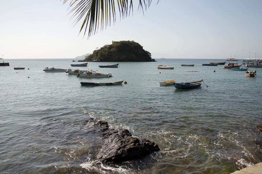 Boat tour along the peninsula of Buzios - Imagen 2