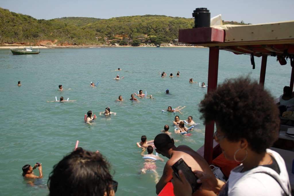 Boat tour along the peninsula of Buzios - Imagen 3