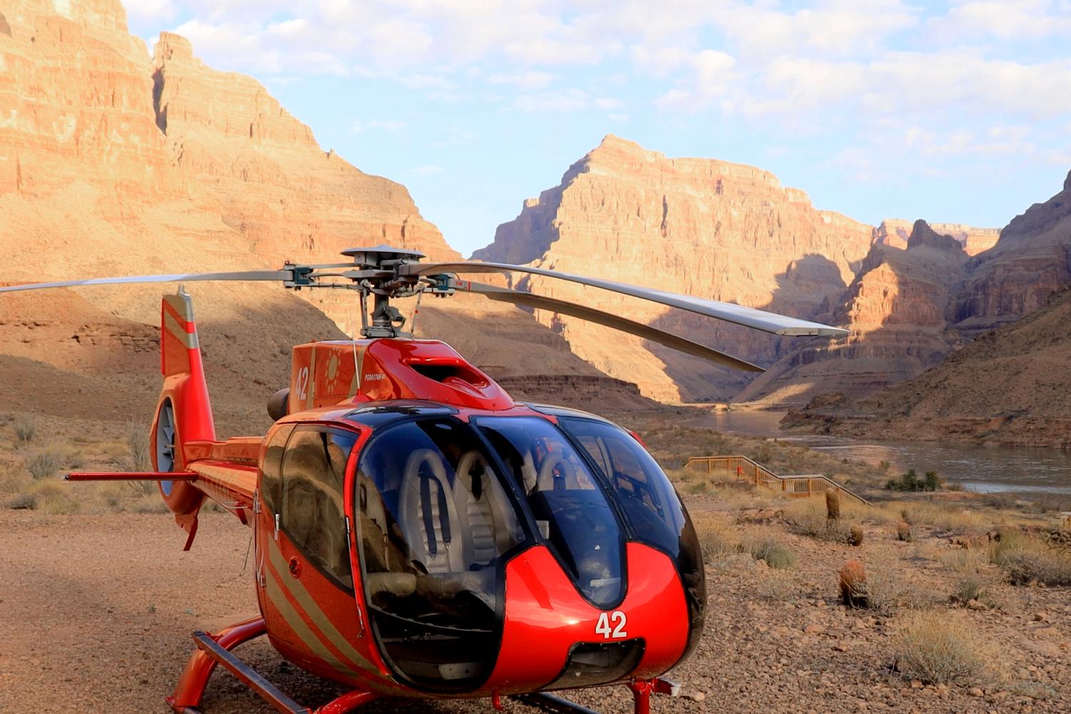 Grand Canyon West: Helicopter and Boat - Imagen 2