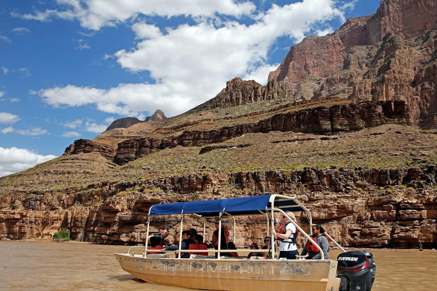 Grand Canyon West: Helicopter and Boat - Imagen 3