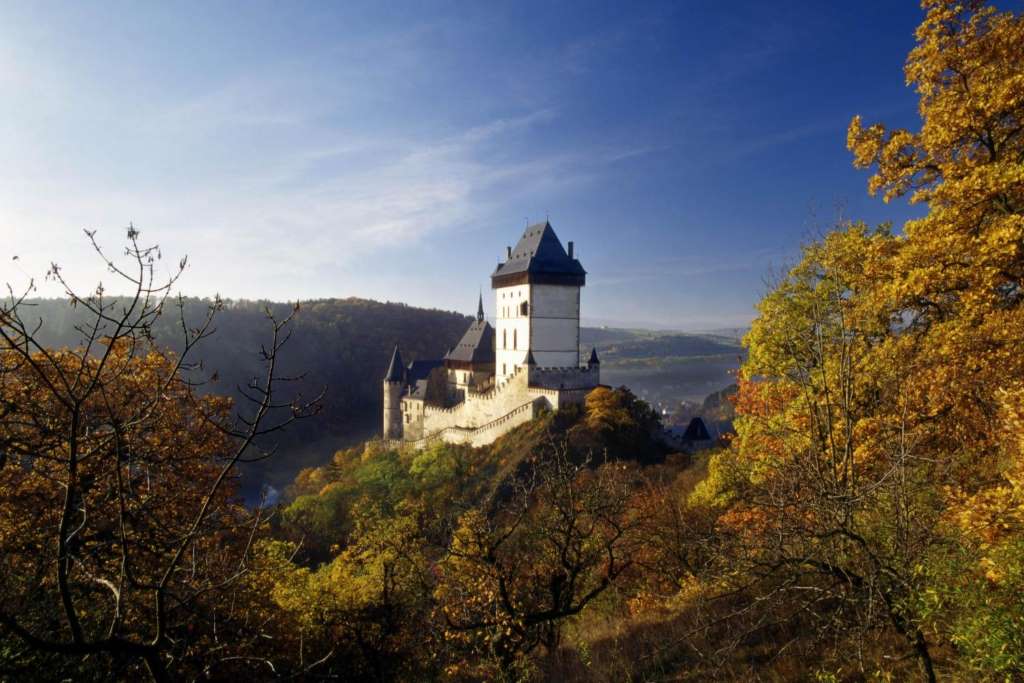Visita al Castillo de Karlstejn desde Praga - Imagen 2