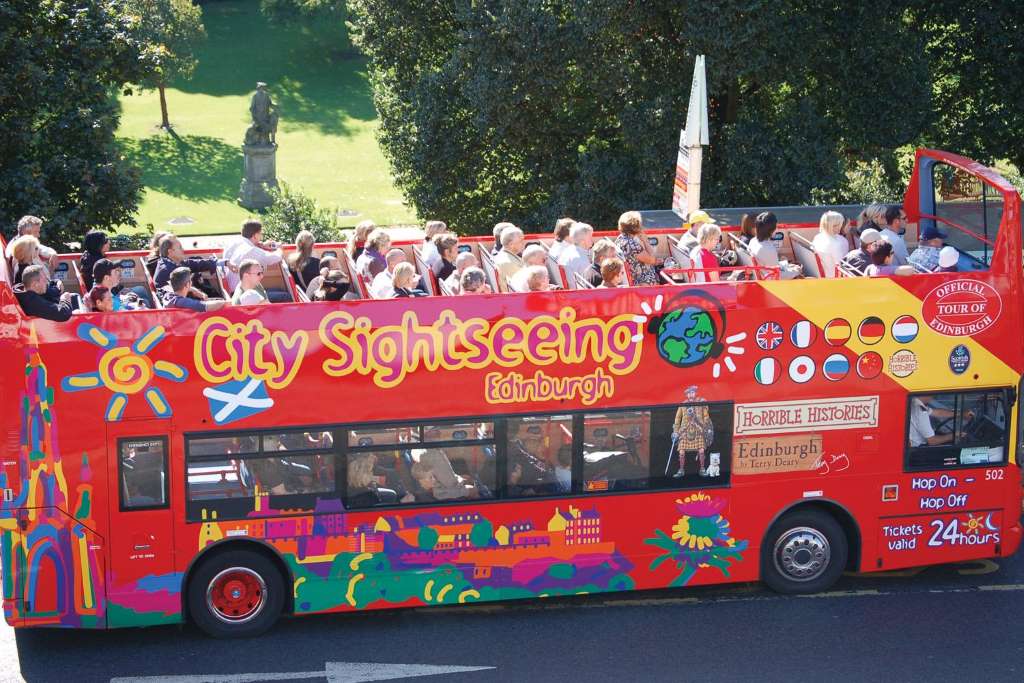 Edinburgh Day Trip with Bus Tour and Castle - Imagen 3