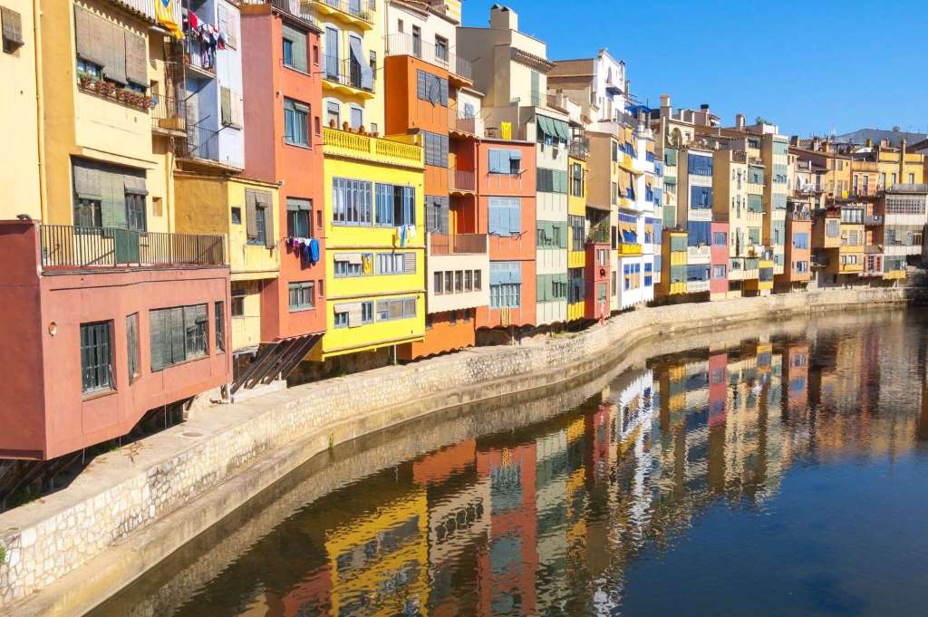 Ciudad medieval de Girona desde Barcelona - Imagen 4
