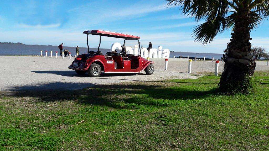 Explore Free Colonia in a Golf Cart - Imagen 1