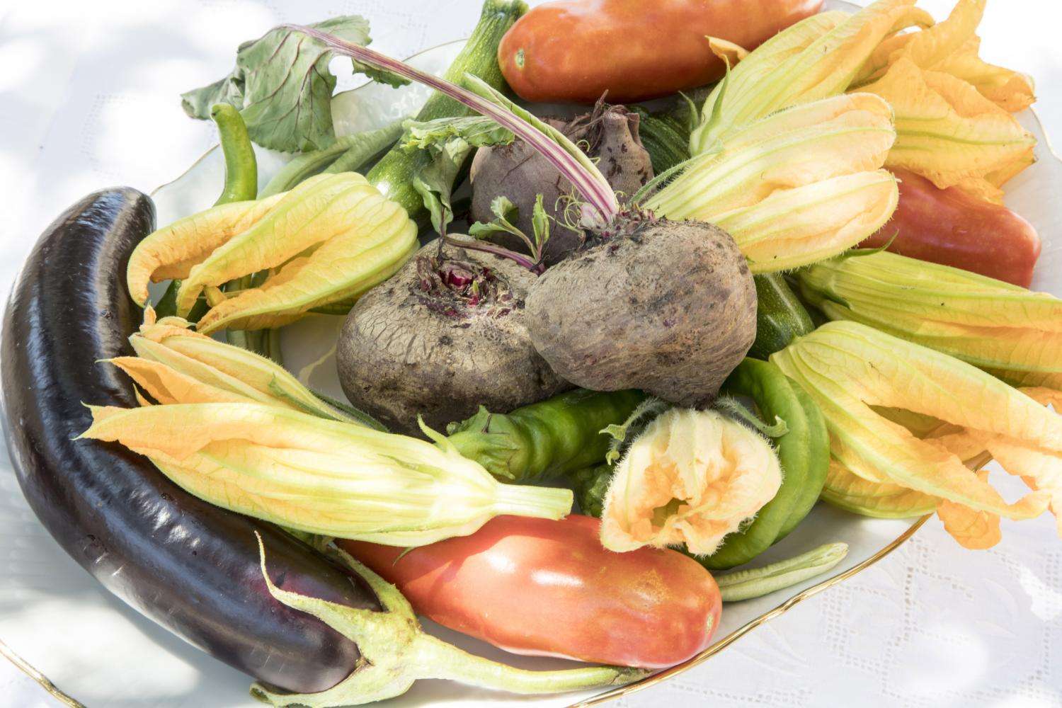 Small Group Market Tour & Cooking Class - Imagen 1