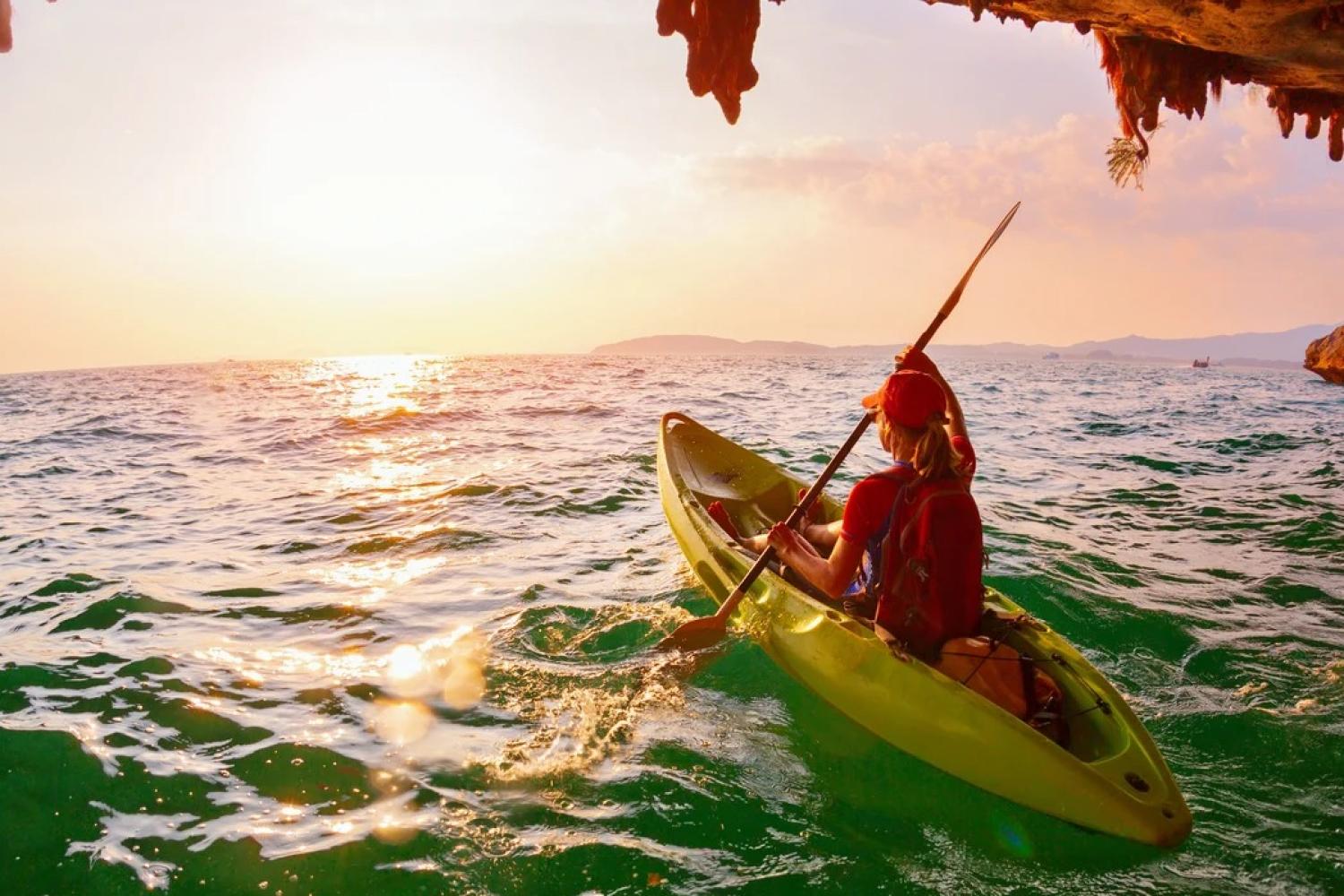 Kayak al atardecer en Ao Thalane - Imagen 1