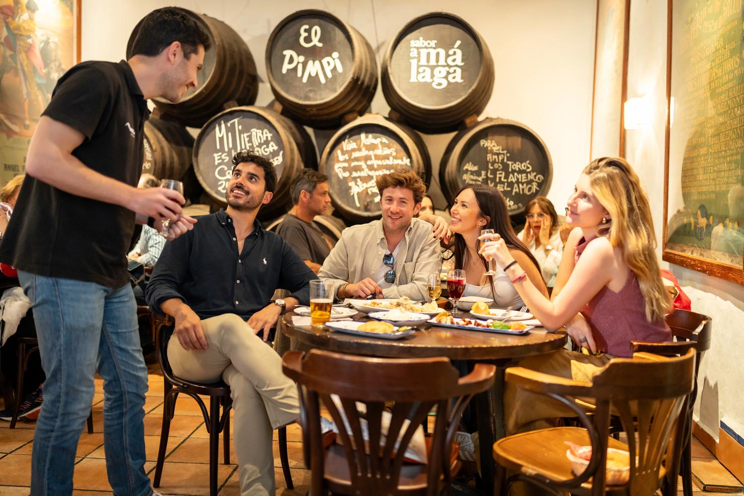 Málaga: tapas, vinhos e rooftops premium - Imagen 1