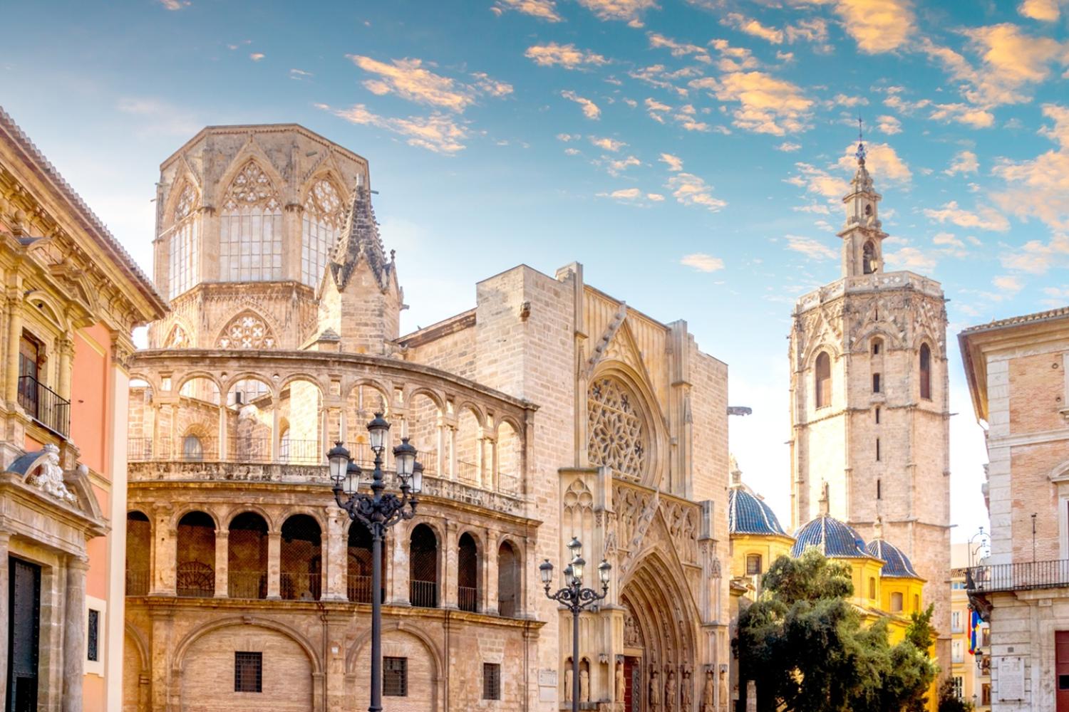 Catedral y Santo Grial sin colas - Imagen 1