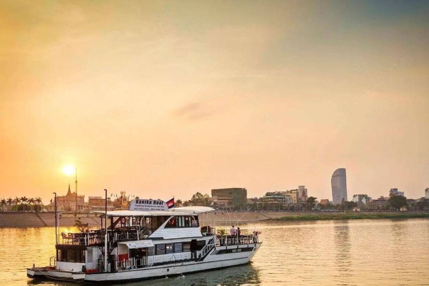 Cruzeiro ao pôr do sol com jantar - Imagen 1