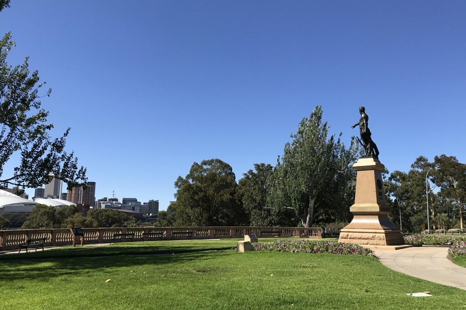 Colinas, plazas y parques a pie - Imagen 1