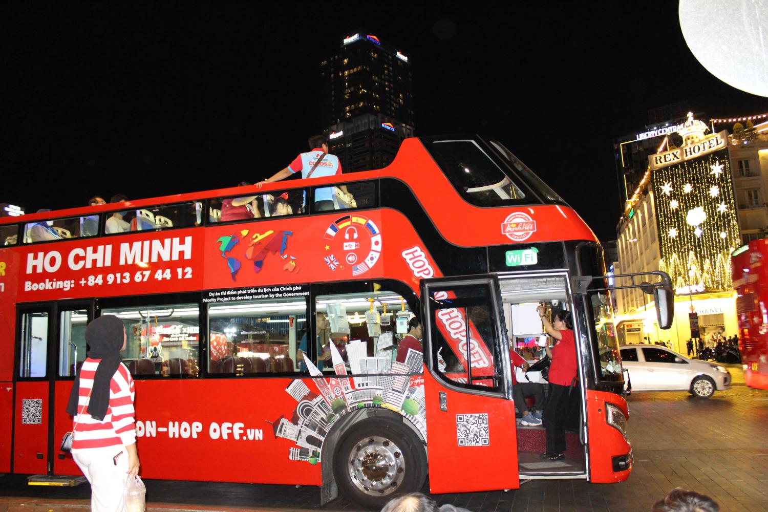 Ho Chi Minh de ônibus à meia-noite: 1 volta - Imagen 1