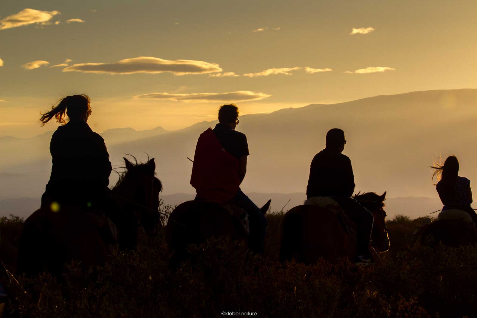 Cabalgata al atardecer en Mendoza - Imagen 1