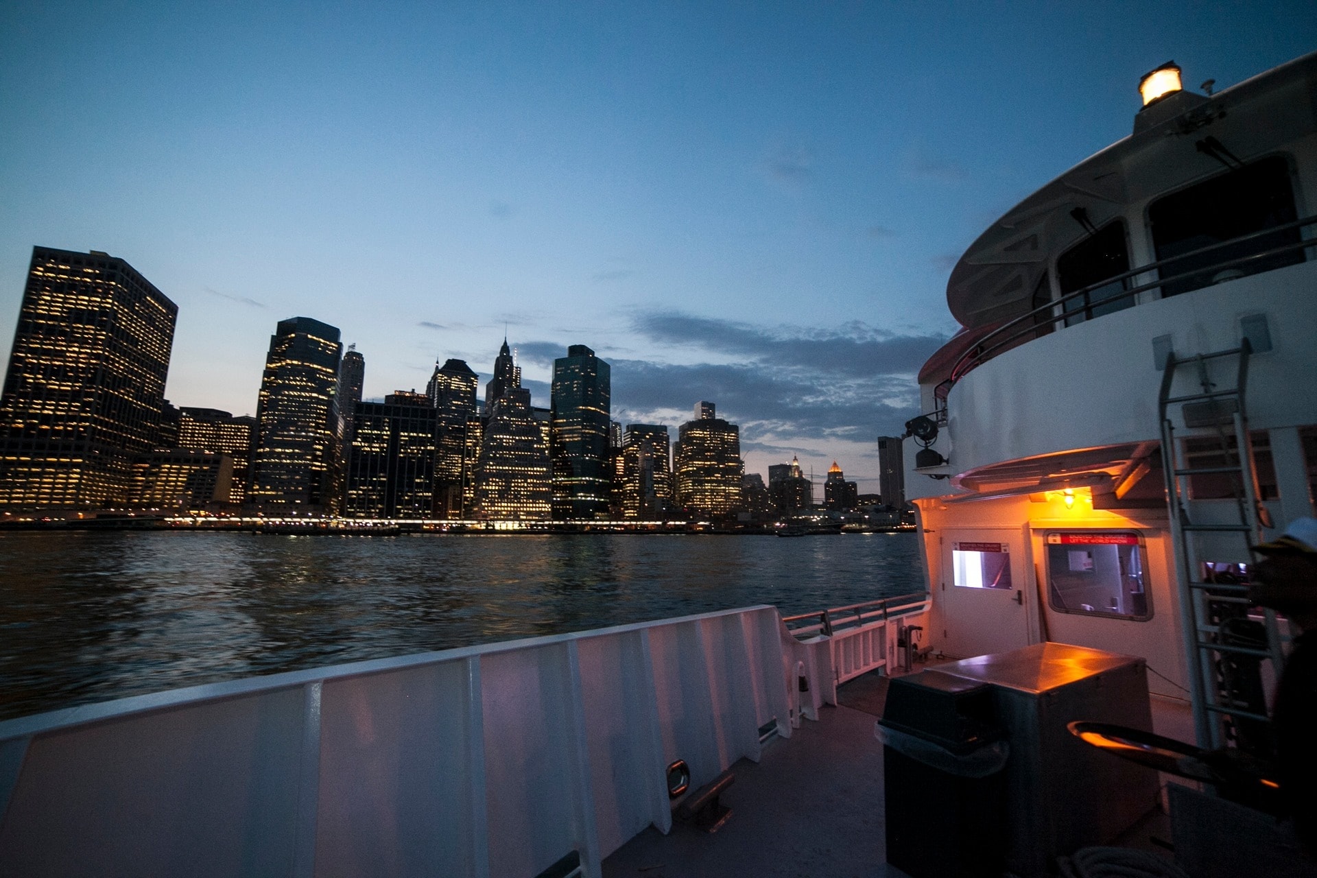 Crucero Nocturno Harbor Lights - Imagen 1