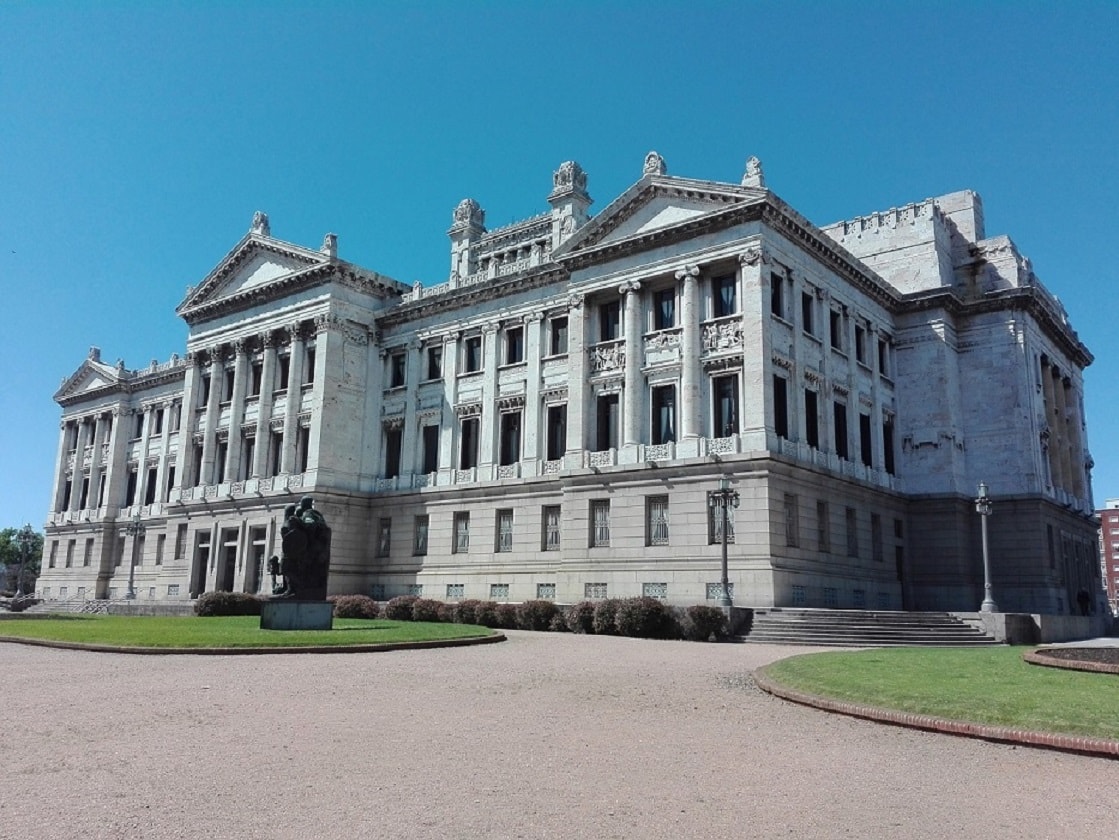 Exclusivo city tour Montevideo con audioguia - Imagen 1