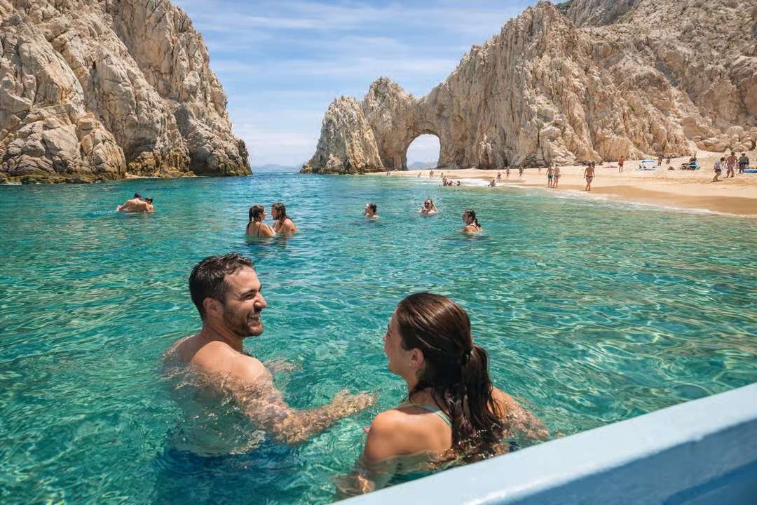 Barco a El Arco y Playa de los Enamorados - Imagen 1
