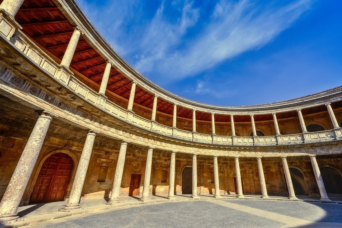 Alhambra en grupo reducido desde Sevilla - Imagen 1