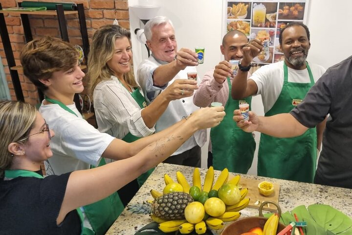 Cocktail Class on Ipanema Beach at Sunset - Imagen 1