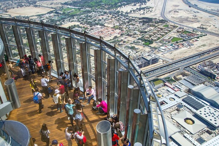 At The Top Burj Khalifa com chá da tarde - Imagen 1