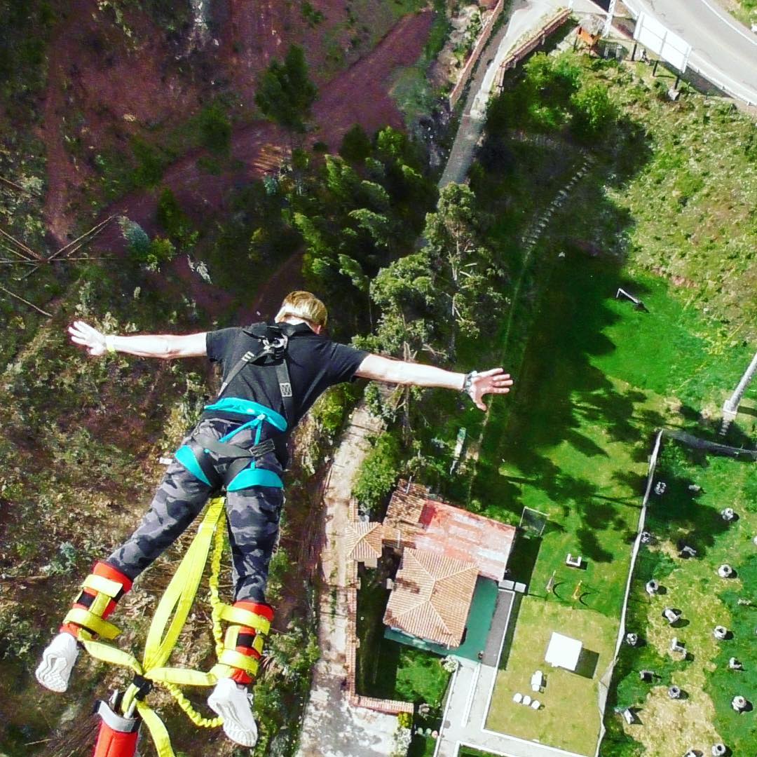 Salto en bungee sobre cañones peruanos - Imagen 1