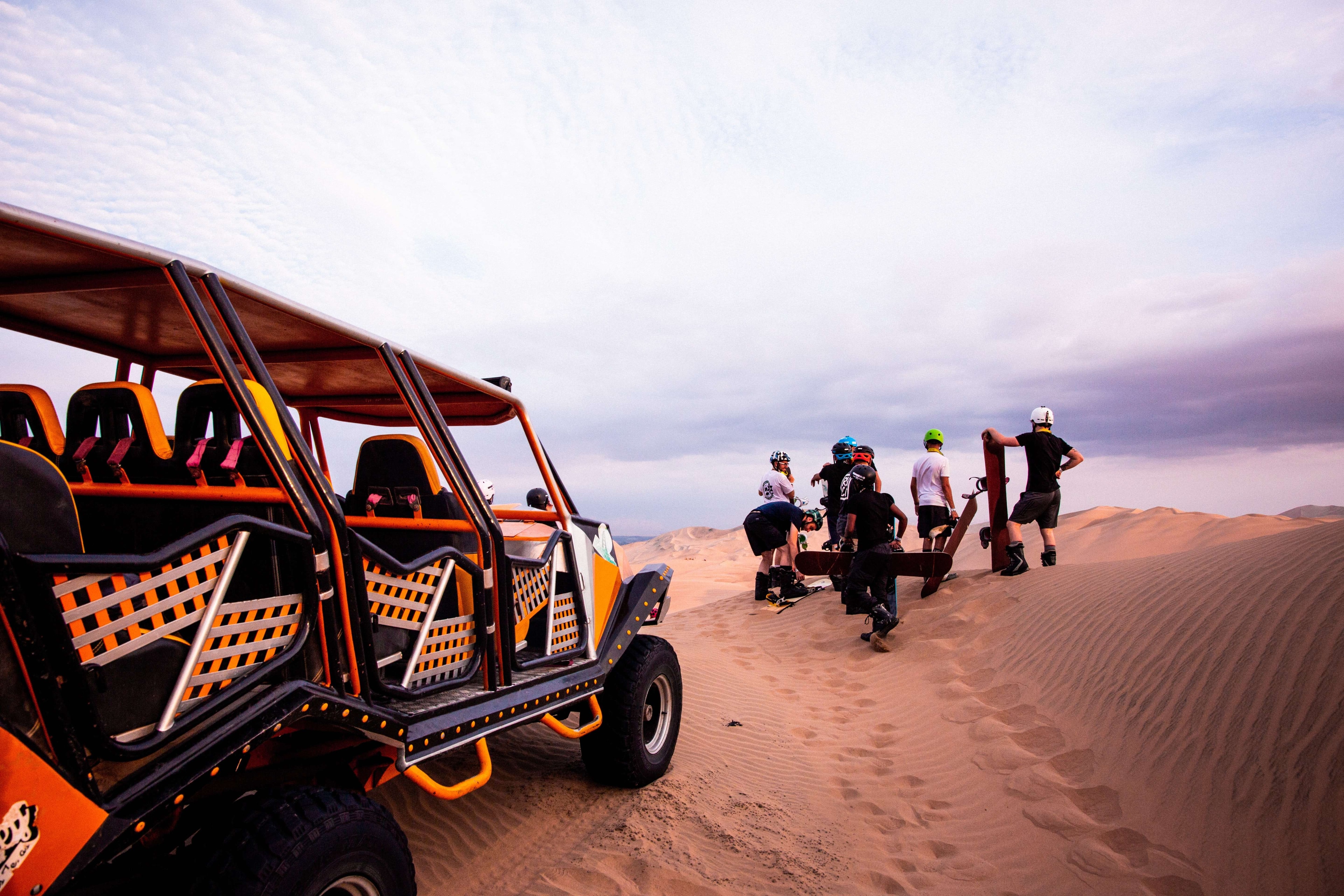 Islas Ballestas y Huacachina al atardecer - Imagen 1