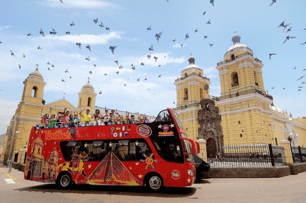 City tour por Lima en bus panorámico 360° - Imagen 1