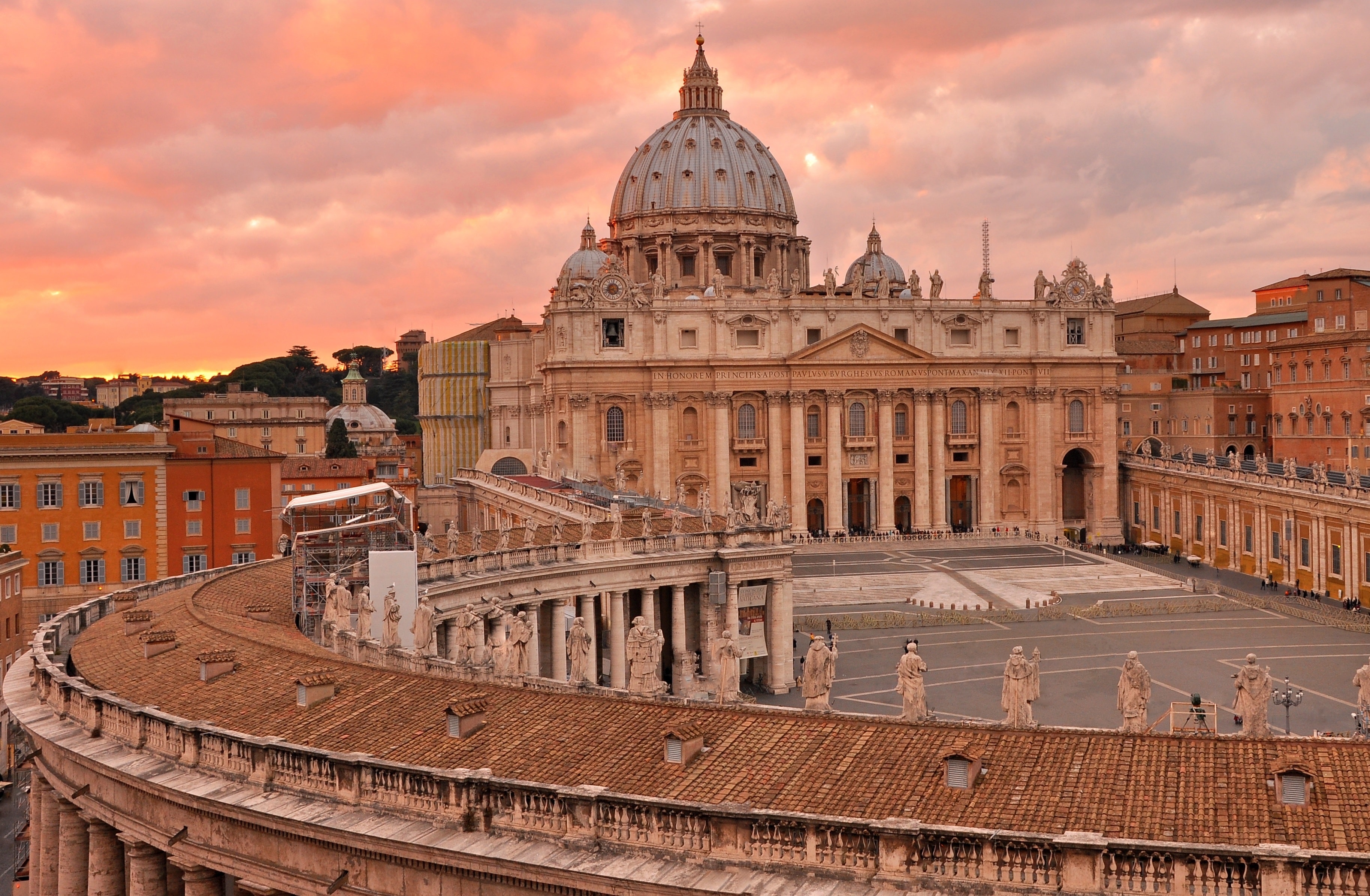 St. Peter's Basilica Reserved Entrance - Imagen 1