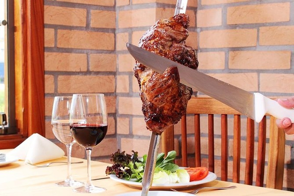 Brazilian Barbecue and Wine Guided Dinner - Imagen 1