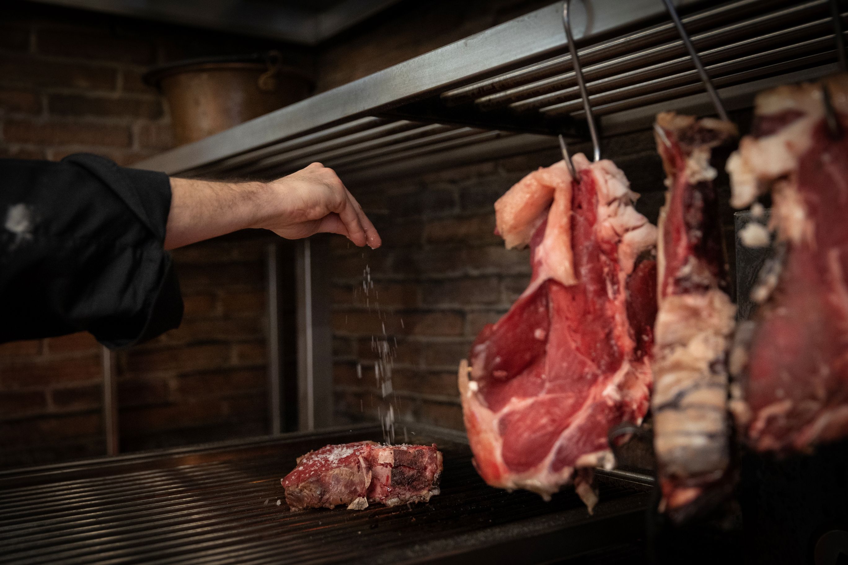 Live Grill Show and Steak Dinner - Imagen 1