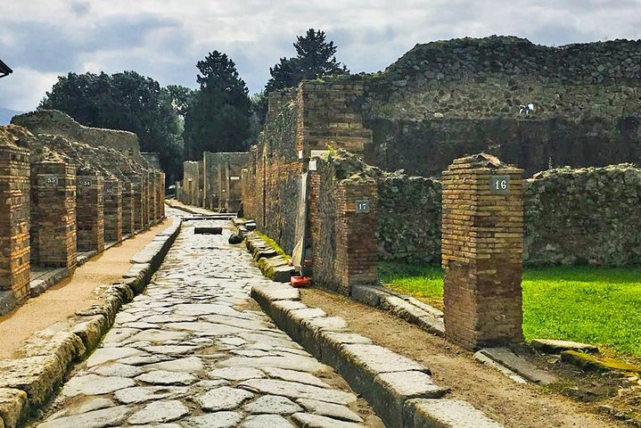 Excursión de un día a Pompeya desde Nápoles - Imagen 1
