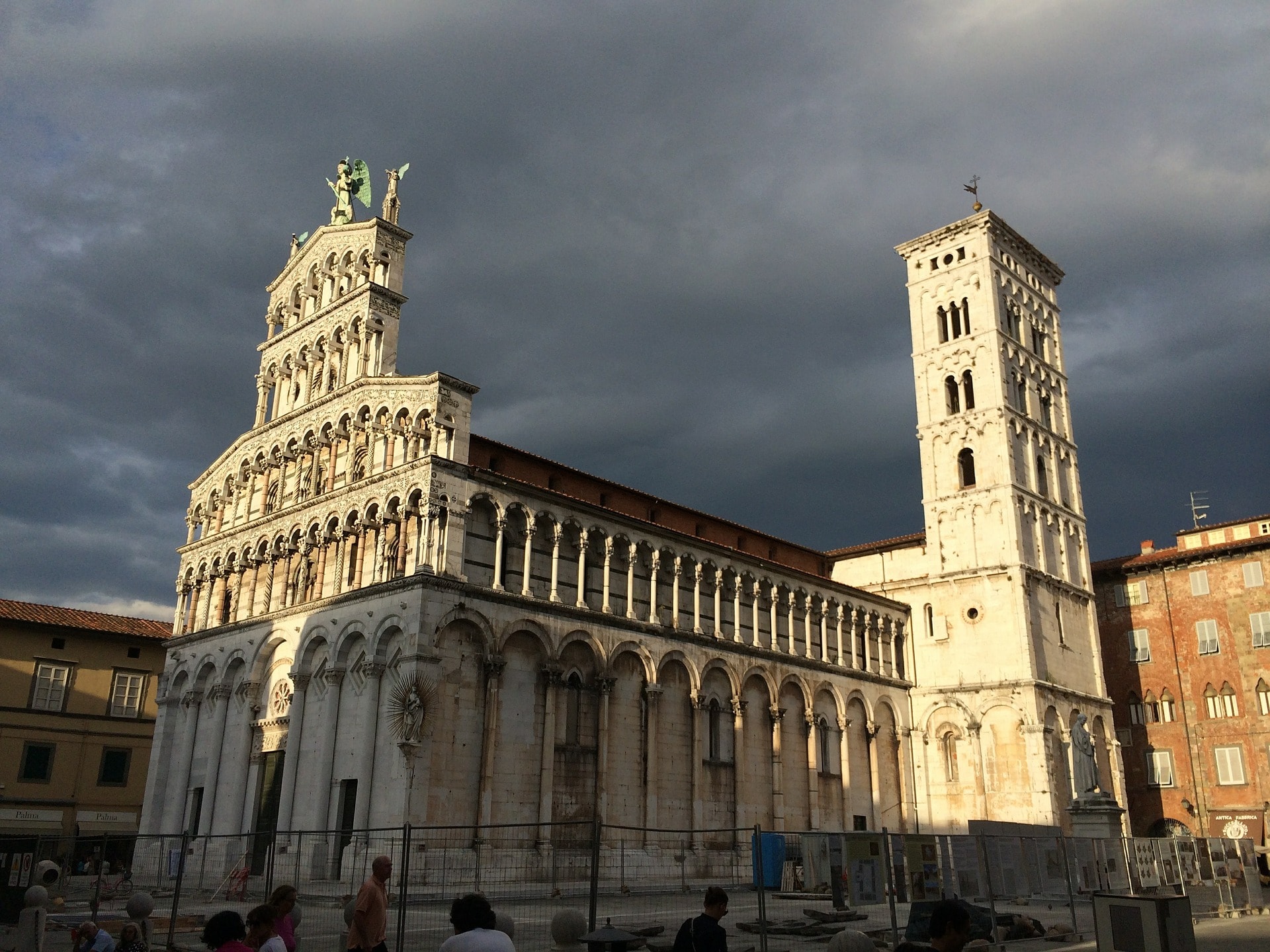 Pisa e Lucca com traslado de Livorno - Imagen 1