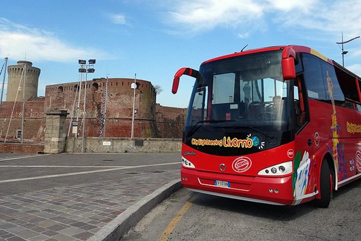Bus turístico por Livorno - Imagen 1
