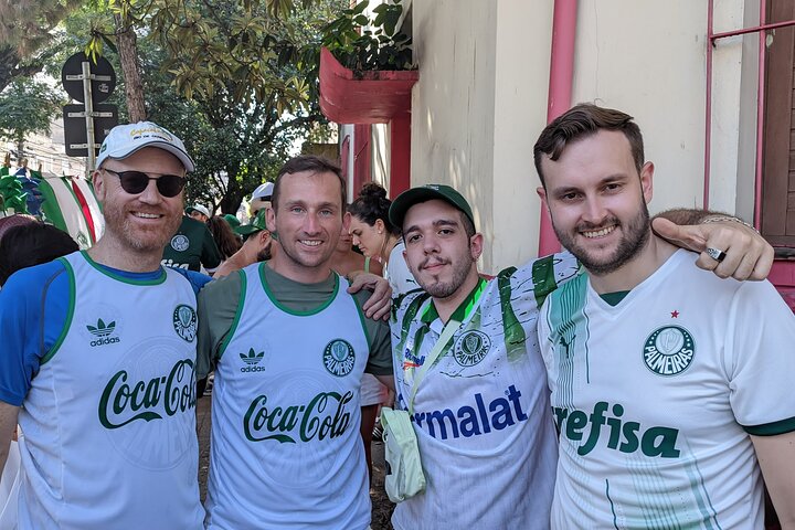 Partido de Palmeiras con locales - Imagen 1
