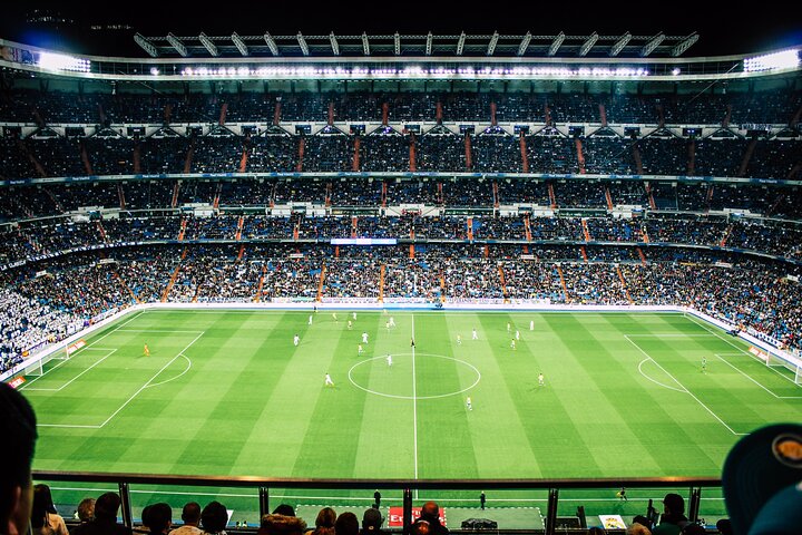 Partido del Real Madrid con locales - Imagen 1