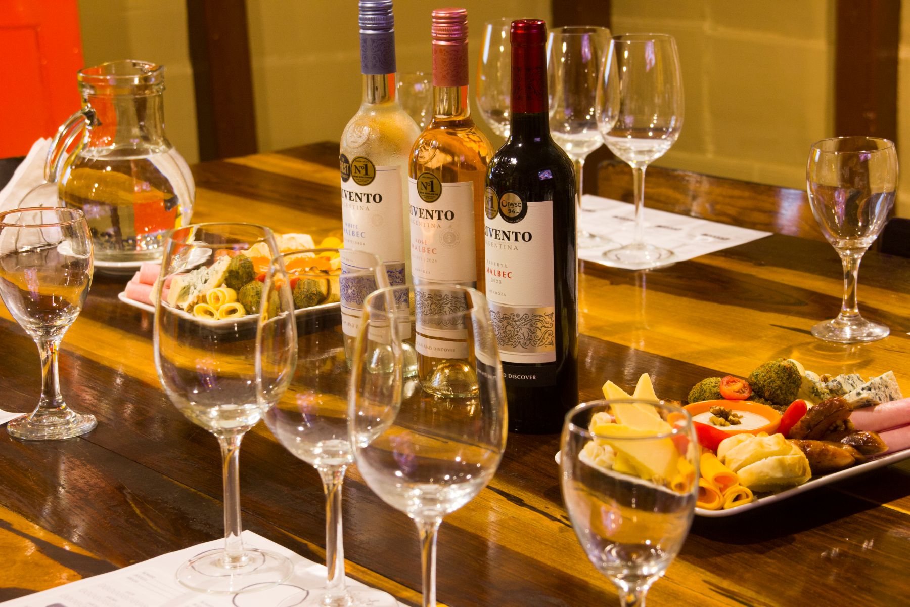 Wine Tasting with Tapas in Caminito - Imagen 1