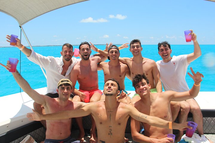 Festa em Isla Mujeres: catamarã e snorkel - Imagen 1