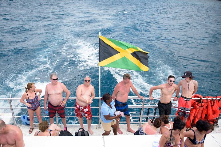 Catamarán: cena al atardecer y barra libre - Imagen 1