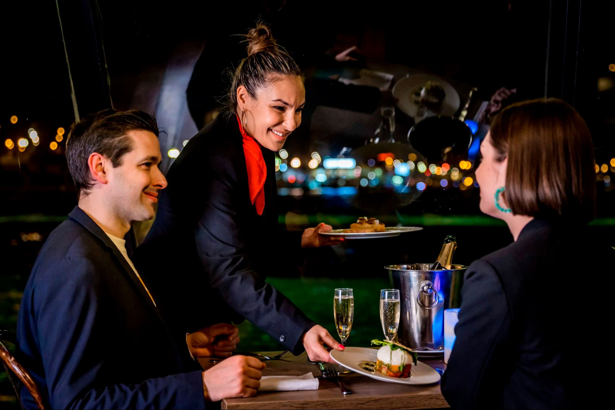 Romantic Seine Dinner Cruise, Window Table - Imagen 1