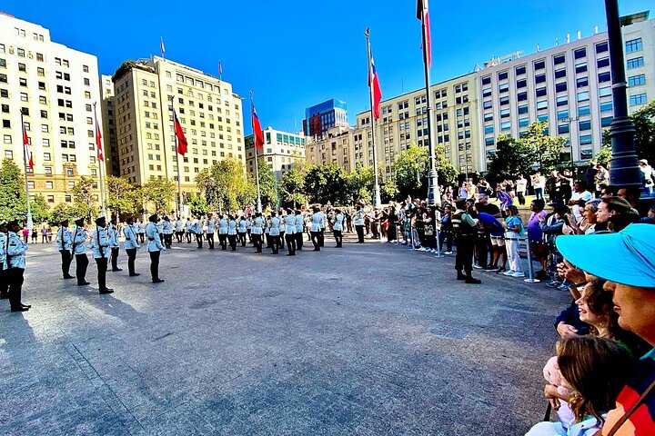 Cambio de Guardia, La Moneda y Santa Lucía - Imagen 1