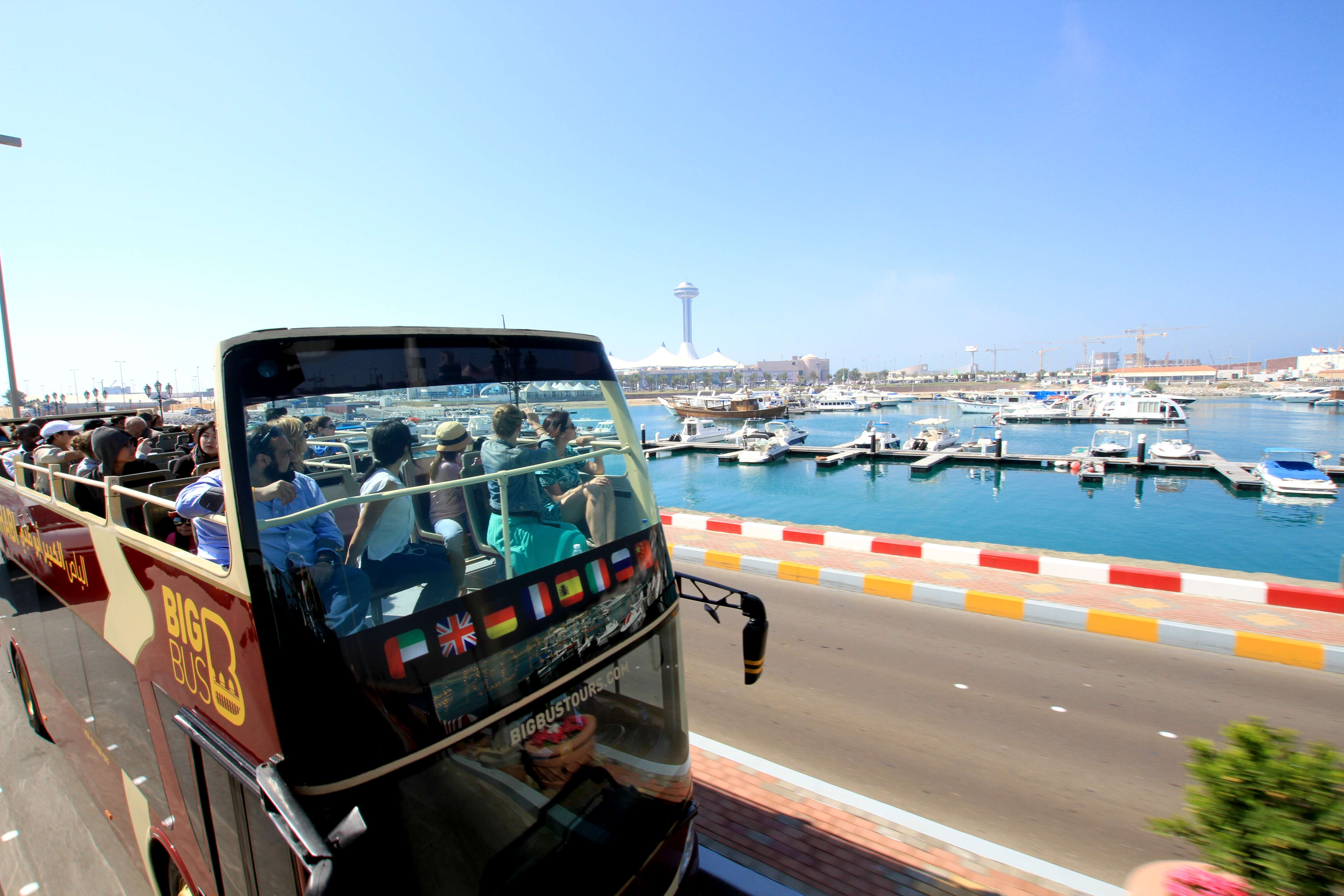 Big Bus Abu Dabi: hop-on hop-off 24 horas - Imagen 1
