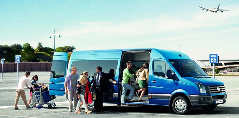Private transfer from the airport to the hotel in Santiago - 4-6 people - Imagen 1