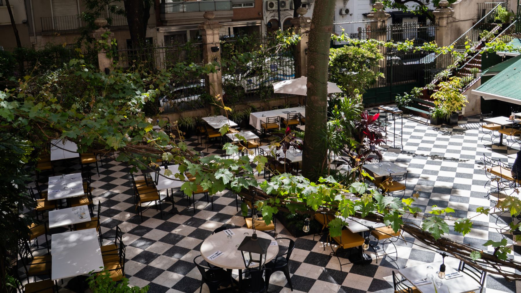 Tea for Two at Evita Museum Restaurant - Imagen 1