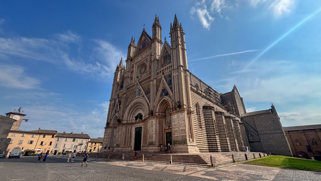 Assis, Orvieto e Civita di Bagnoregio - Imagen 1