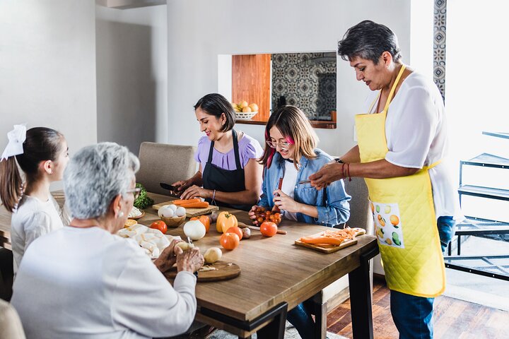 Clase de cocina auténtica con un chef - Imagen 1