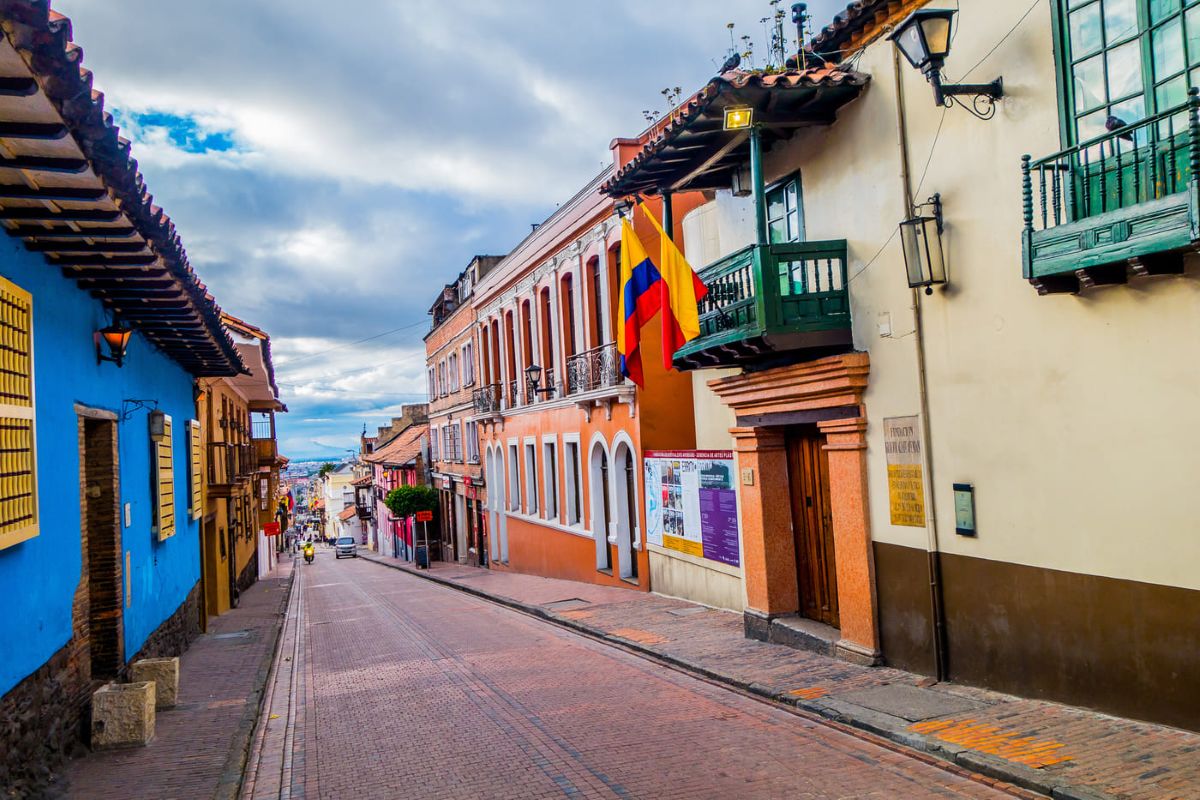 Tour por la ciudad con visita a Monserrate - Imagen 1