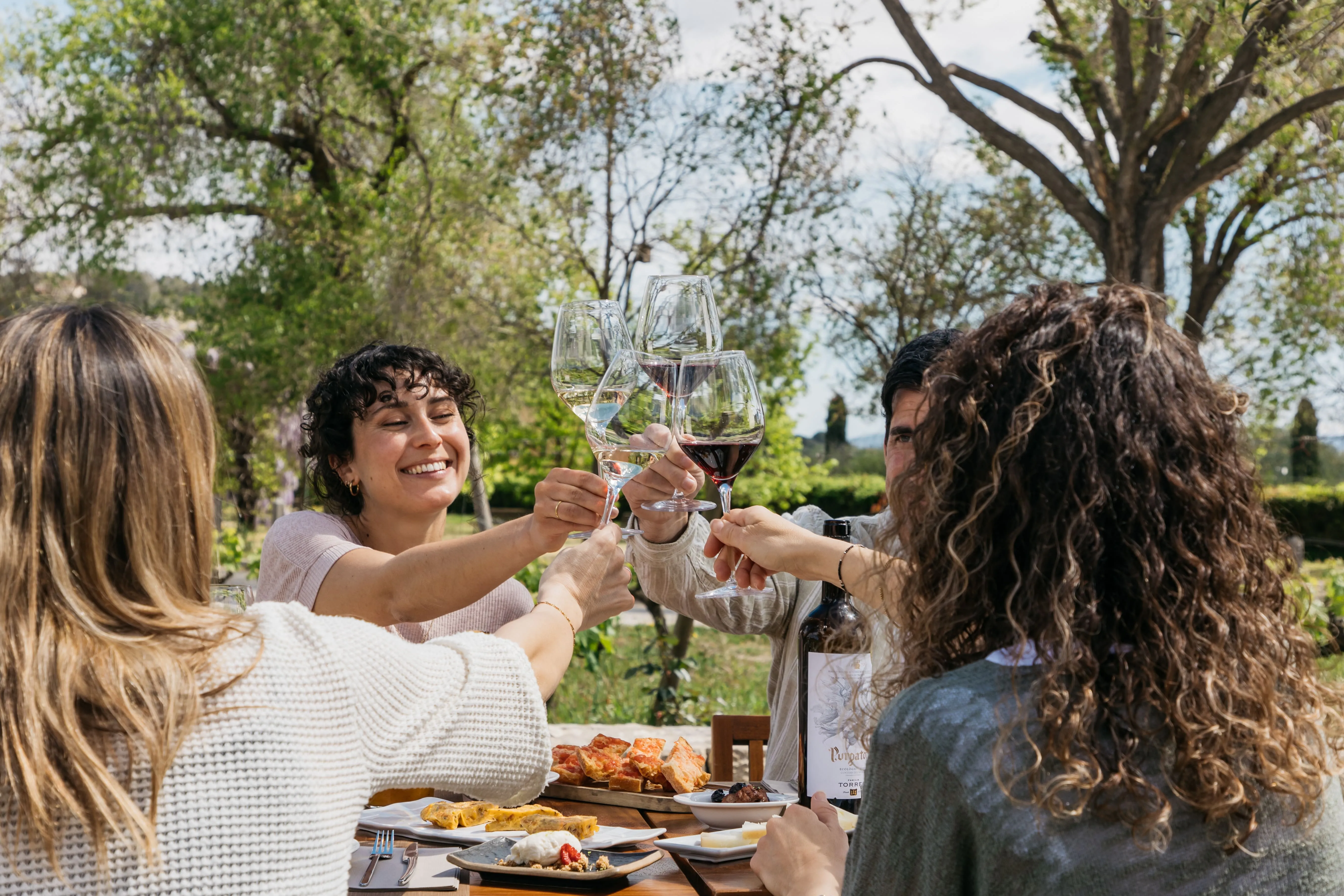 Familia Torres: tapas y vino desde Barcelona - Imagen 1