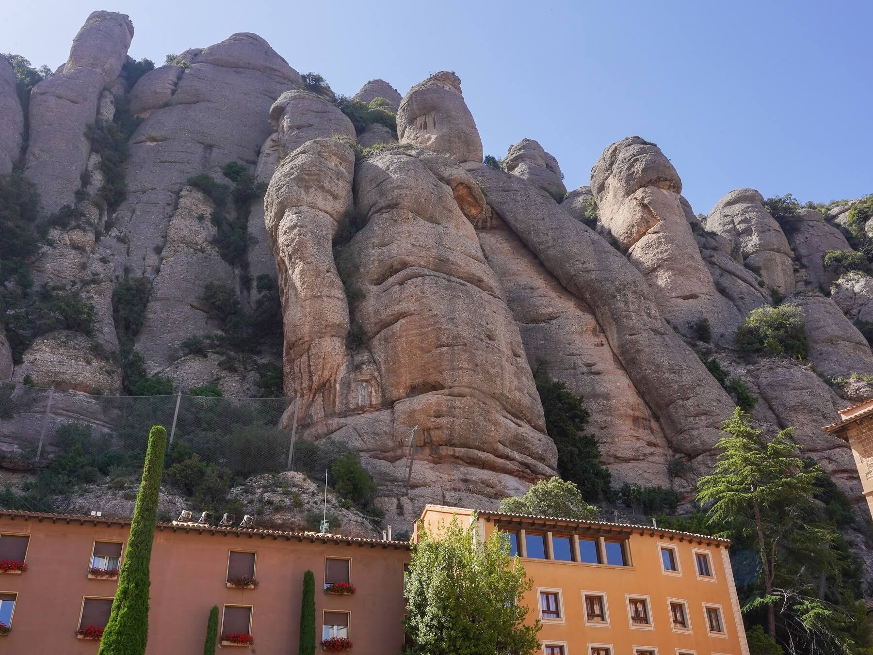 Montserrat matinal: cremalheira e Madona - Imagen 1