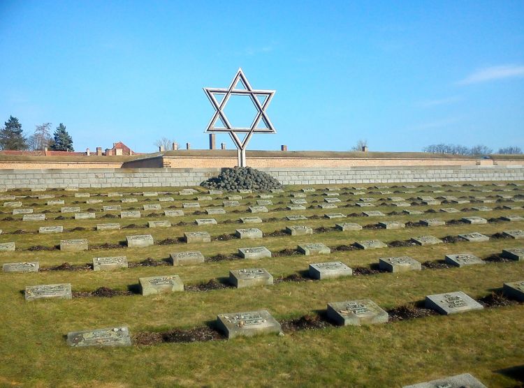 Excursión al Campo de Concentración Terezín - Imagen 1