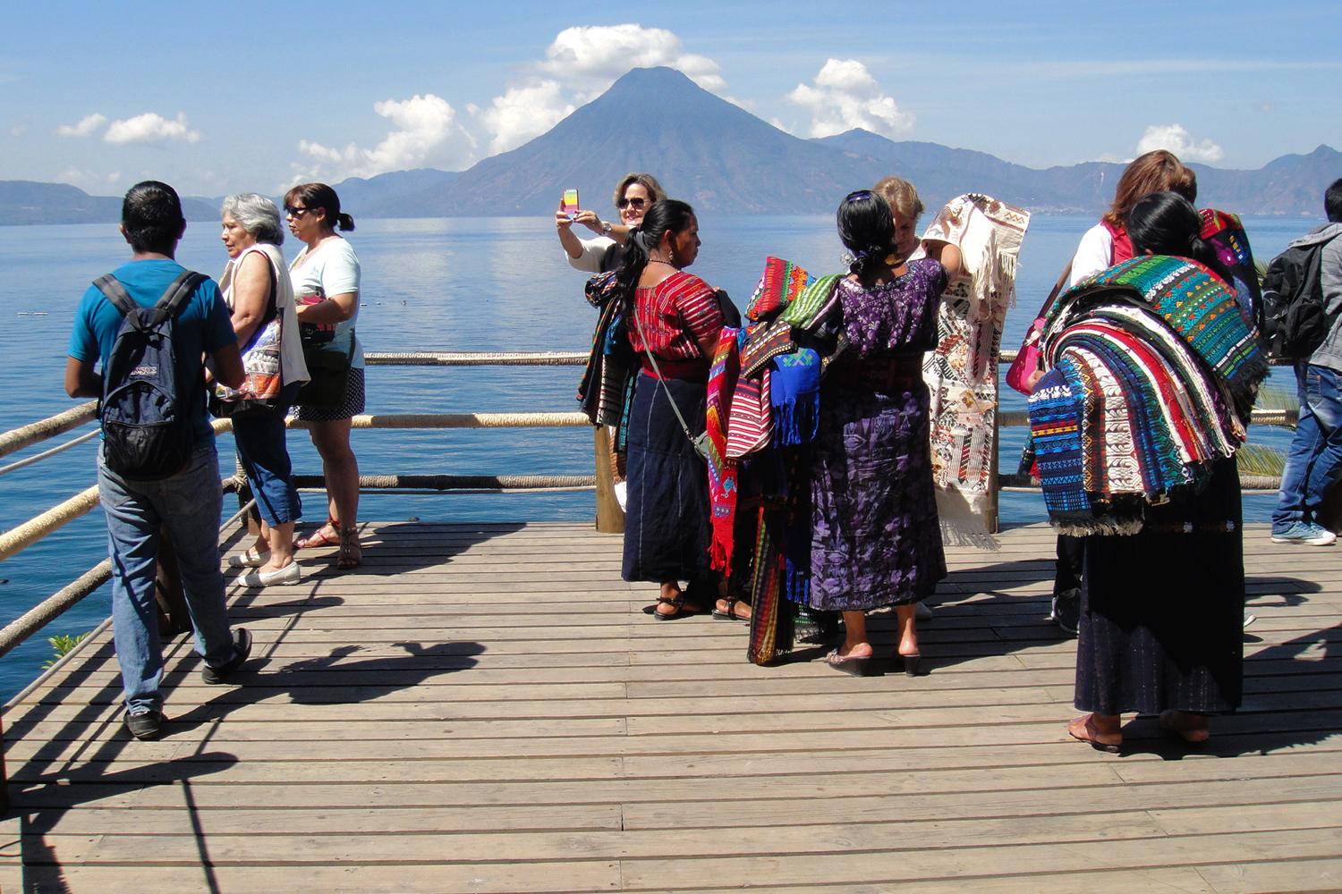 Panajachel y Atitlán con barco a Santiago - Imagen 1