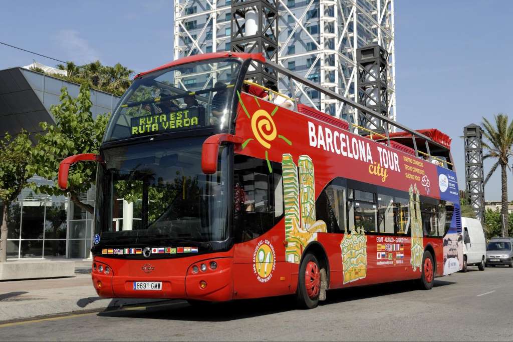 Barcelona City Tour: bus Hop on Hop off - Imagen 1