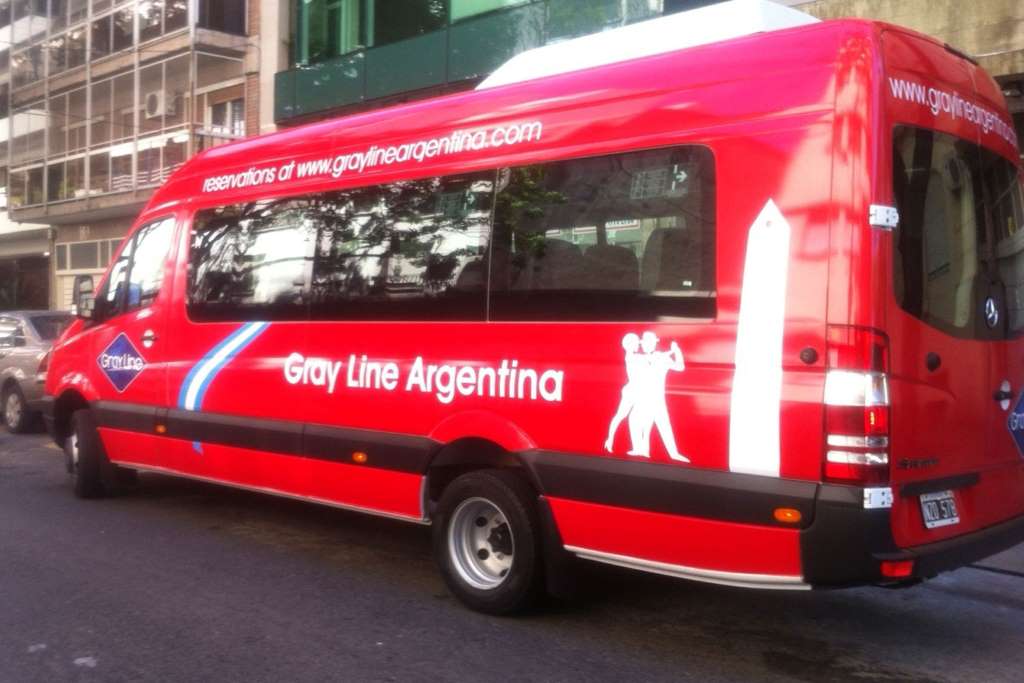 Traslado regular desde Aeropuerto de Trelew hasta Hotel en Puerto Madryn o viceversa - Imagen 1